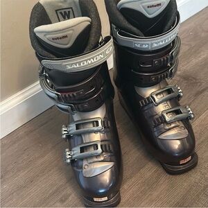 Solomon sensi fit  Ski Boots Women's size 7.5 25.0